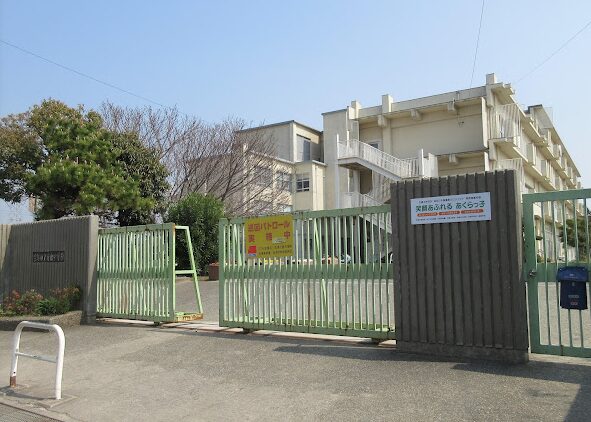 宝塚市立安倉中学校